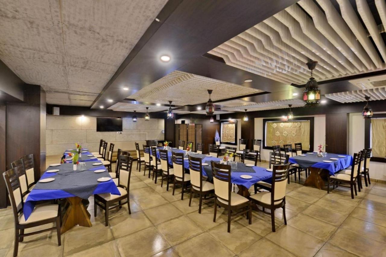 Hotel Puneet International Rāipur Zewnętrze zdjęcie