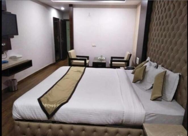 Hotel Puneet International Rāipur Zewnętrze zdjęcie