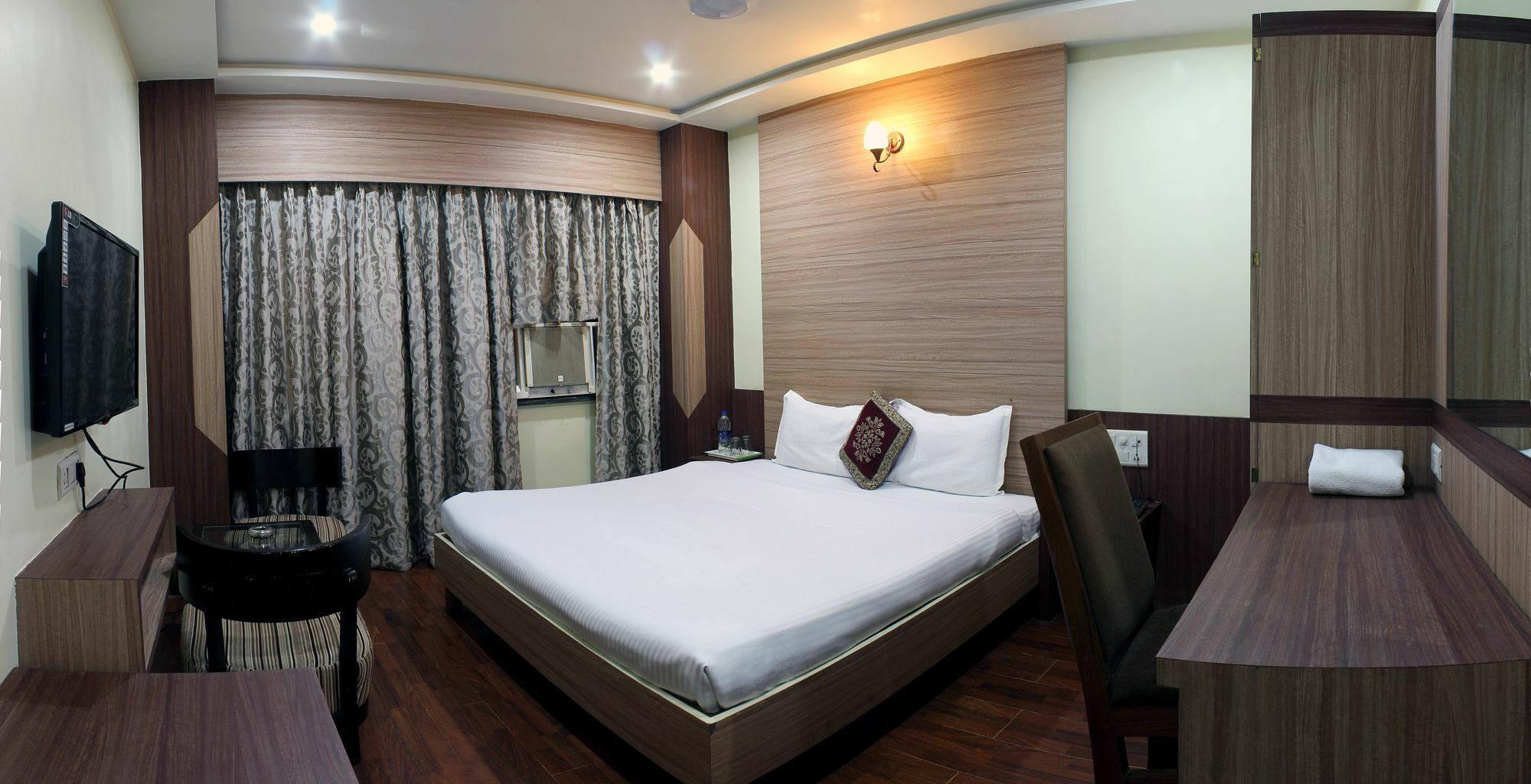 Hotel Puneet International Rāipur Zewnętrze zdjęcie