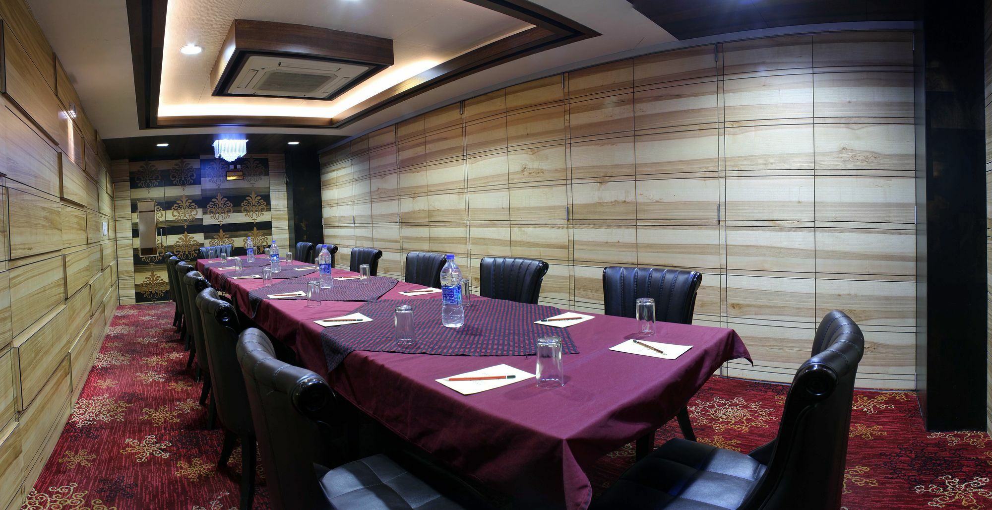 Hotel Puneet International Rāipur Zewnętrze zdjęcie