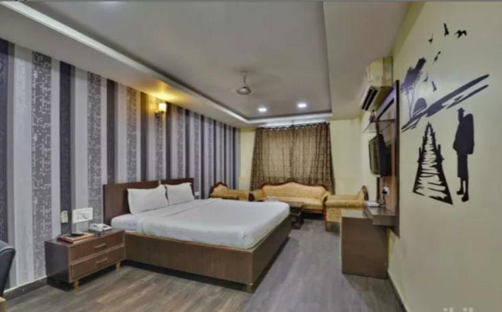 Hotel Puneet International Rāipur Zewnętrze zdjęcie