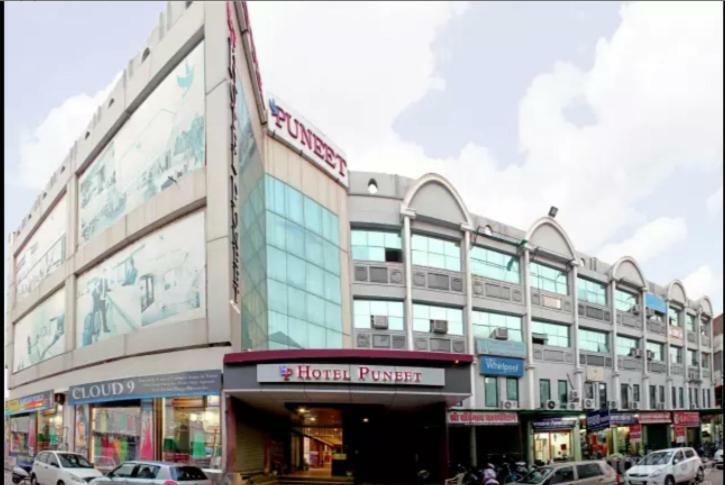 Hotel Puneet International Rāipur Zewnętrze zdjęcie