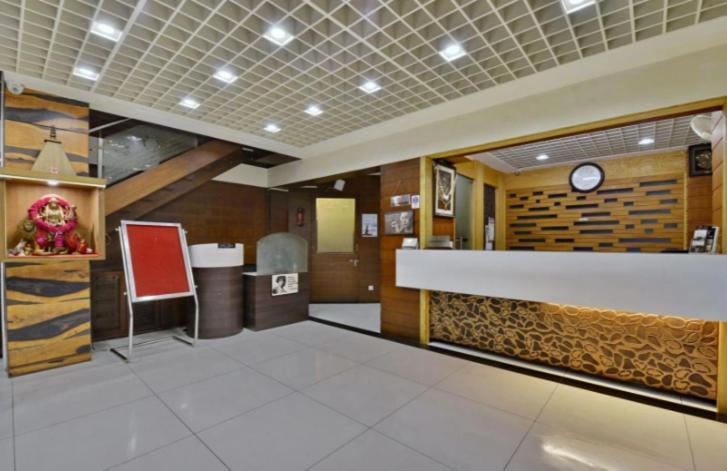 Hotel Puneet International Rāipur Zewnętrze zdjęcie