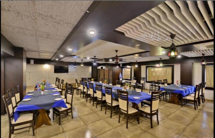Hotel Puneet International Rāipur Zewnętrze zdjęcie