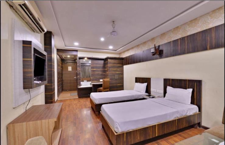 Hotel Puneet International Rāipur Zewnętrze zdjęcie