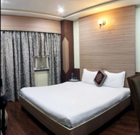 Hotel Puneet International Rāipur Zewnętrze zdjęcie
